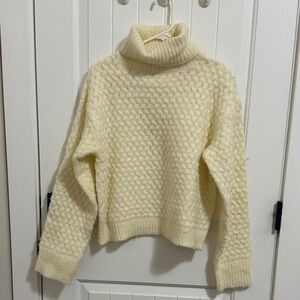 Double Zero Crème Knit Turtleneck Sweater